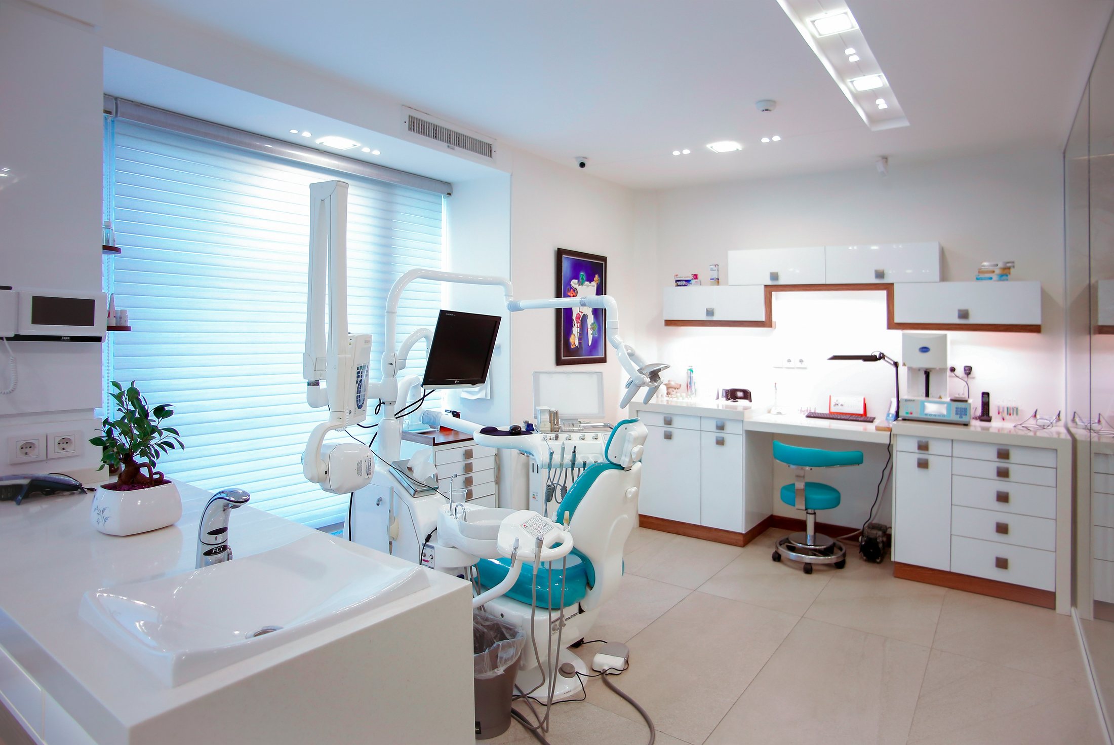 Consultório odontológico moderno e equipado